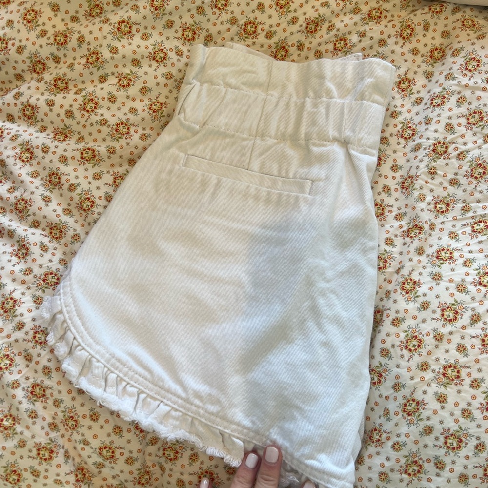 Antonio melani born on fifth white denim shorts - Picture 3 of 3